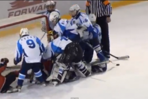 Minor Hockey Brawl [VIDEO]