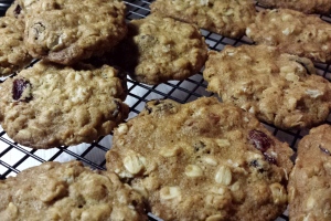 12 Days of Christmas Treats: Chewy Oatmeal Cranberry Cookies
